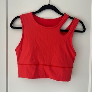 Lululemon Mastered Motion Cropped Tank
Thermal Red size 8